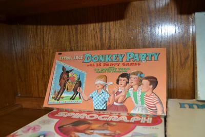 LOT 570. COLLECTION OF  VINTAGE GAMES