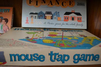 LOT 570. COLLECTION OF  VINTAGE GAMES