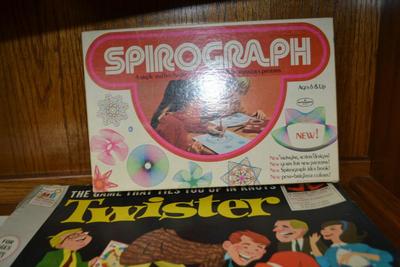 LOT 571. COLLECTION OF  VINTAGE GAMES