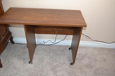 LOT 574 TYPING TABLE/STAND