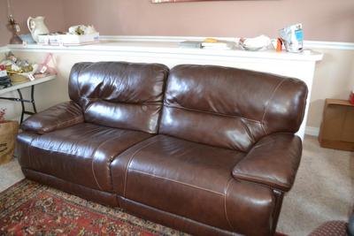 LOT 579 LEATHER SOFA