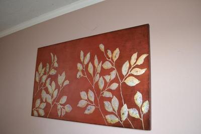 LOT 586. WALL ART  DECOR