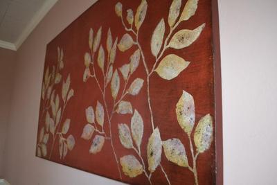 LOT 586. WALL ART  DECOR