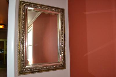 LOT 587  WALL DECOR MIRROR