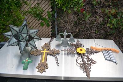 LOT 604. COLLECTION OF YARD DECOR
