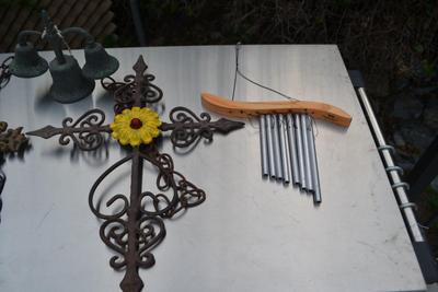 LOT 604. COLLECTION OF YARD DECOR