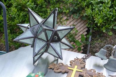 LOT 604. COLLECTION OF YARD DECOR