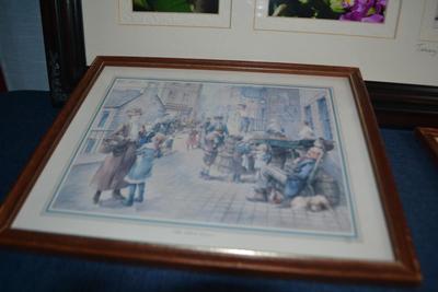 LOT 616. HOME DECOR AND PICTURE FRAME