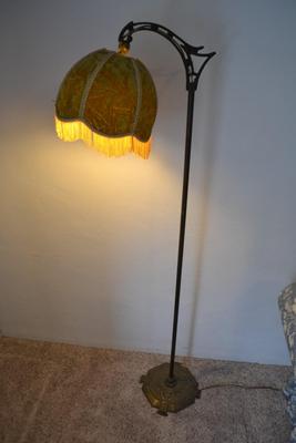 LOT 626.    57" FLOOR LAMP