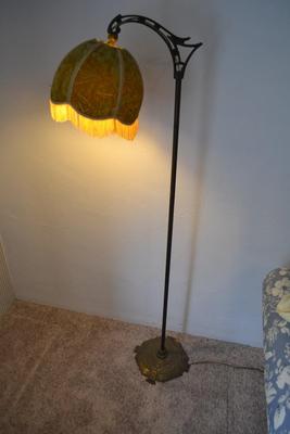 LOT 626.    57" FLOOR LAMP