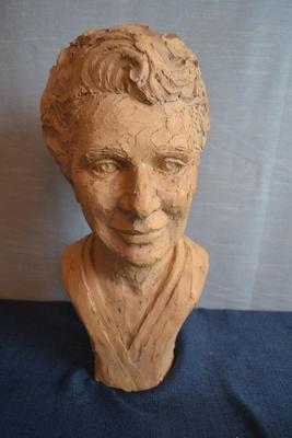 LOT 633 CLAY BUST OF LUCILLE YATES GRISWALD