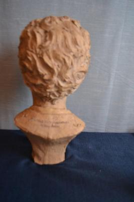 LOT 633 CLAY BUST OF LUCILLE YATES GRISWALD