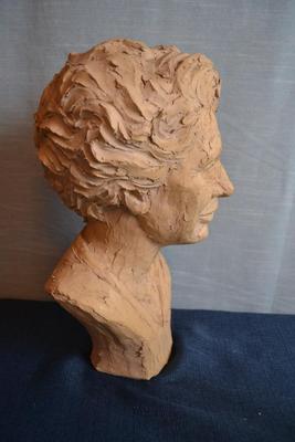 LOT 633 CLAY BUST OF LUCILLE YATES GRISWALD