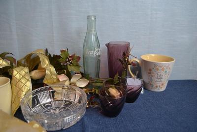 LOT 634 VARIETY OF ITEMS:  CLEAR VOICE PHONE, HOME DECOR