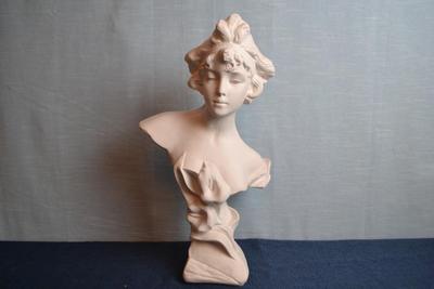 LOT 636. PLASTER BUST