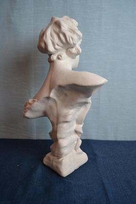 LOT 636. PLASTER BUST