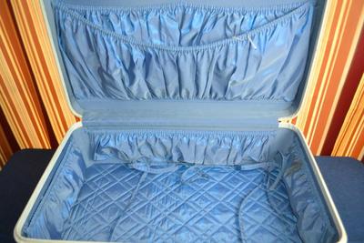 LOT 645. SET OF THREE VINTAGE OSH KOSH LUGGAGE