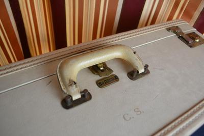 LOT 645. SET OF THREE VINTAGE OSH KOSH LUGGAGE