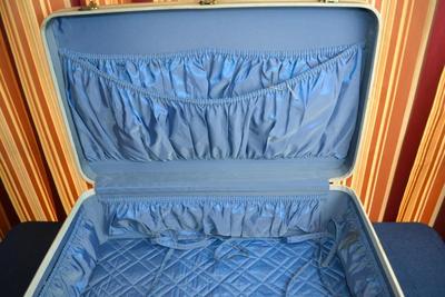 LOT 645. SET OF THREE VINTAGE OSH KOSH LUGGAGE