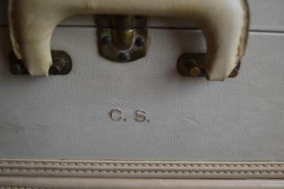 LOT 645. SET OF THREE VINTAGE OSH KOSH LUGGAGE
