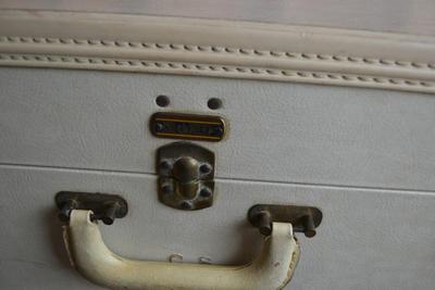LOT 645. SET OF THREE VINTAGE OSH KOSH LUGGAGE