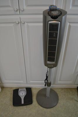 LOT 669. LASKO FAN AND SCALE