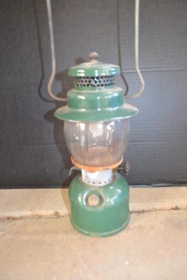LOT 688. VINTAGE COLEMAN LANTERN