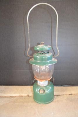 LOT 688. VINTAGE COLEMAN LANTERN