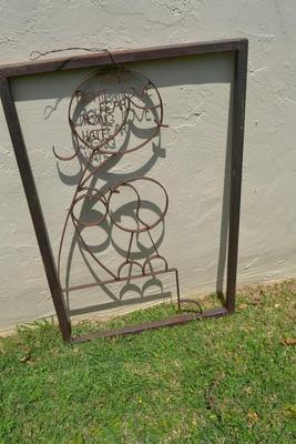 LOT 691. METAL YARD ART