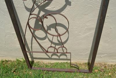 LOT 691. METAL YARD ART