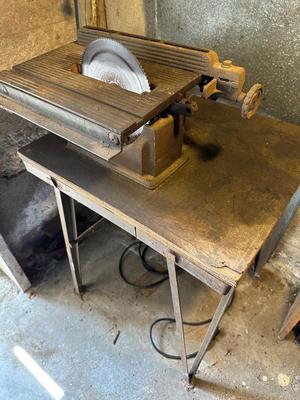 687  SMALL. VINTAGE TABLE SAW