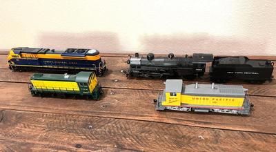 Heavy Trains Car Set of 4 HO Scale  **Read Details