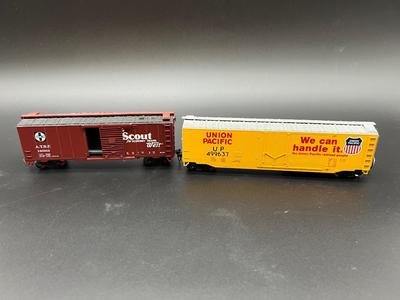 Lot of 15 HO Scale Train Lot