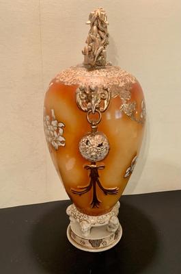 LOT:47G: Large Japanese Florial Porcelian Vase with a Dragon on the Lid and a Pedestal Base.