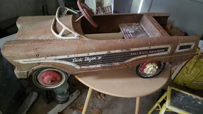 Dude Wagon Pedal car