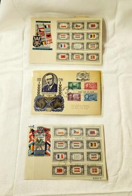 3 PC - FIRST DAY ISSUE STAMPS - 1940S BEAUTIFUL ART /COLORS