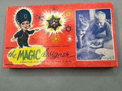 Vintage The Magic Designer Geometric Shape Drawer Early Spirograph