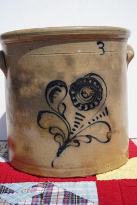 ANTIQUE STONEWARE # 3 GALLON BLUE DECORATED W/FLOWER NEW ENGLAND CROCK