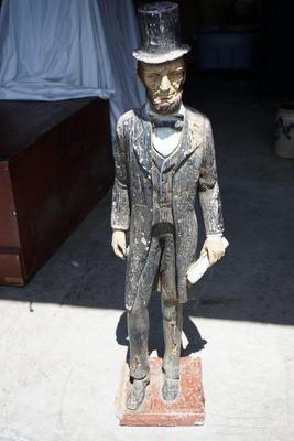 UNIQUE ANTIQUE " ABE LINCOLN" CHARACTER  STATUE OF 41" CEMENT /HAND PAINTED