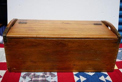 ANTIQUE 1860-70'S PINE DOUGH BOX WITH HANDLES.