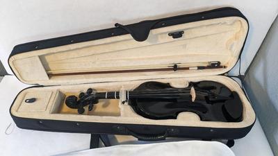 Mendini Violin w/ Case