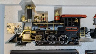 Vintage New Bright Gold Rush Denver Express 1986 Train Set Locomotive Sound/Steam