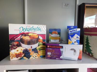 MR. COFFEE FOOD DEHYDRATOR, TOASTMASTER DELI SLICER, ZYLISS CHEESE GRATER, AND CORDLESS JUICER