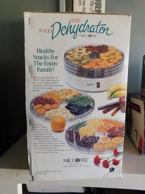 MR. COFFEE FOOD DEHYDRATOR, TOASTMASTER DELI SLICER, ZYLISS CHEESE GRATER, AND CORDLESS JUICER