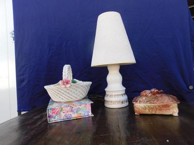 PRETTY LITTLE LOT OF GIRLY ITEMS, THAT INCLUDED THESE NICE VINTAGE FINDS