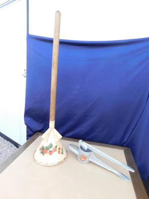ANTIQUE CLOTHES WASHER AND JUICER