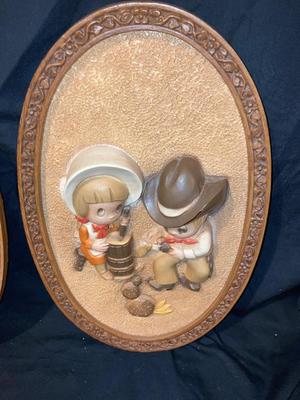 1981 HOMECO BURWOOD SET OF 3D OVAL PLASTIC WALL DECOR