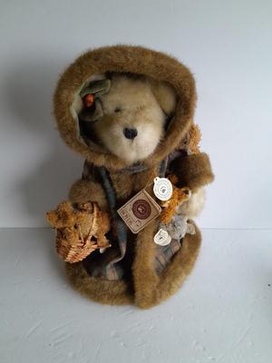 T.J.'S Best Dressed Tina Jean Lowenthal Boyd's bear with mini Boyd's