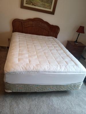 QUEEN SIZE BED WITH FRAME AND HEADBOARD