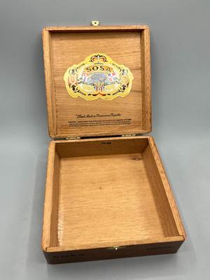 Sosa Churchill Imported Handmade in Dominican Republic Cigar Box